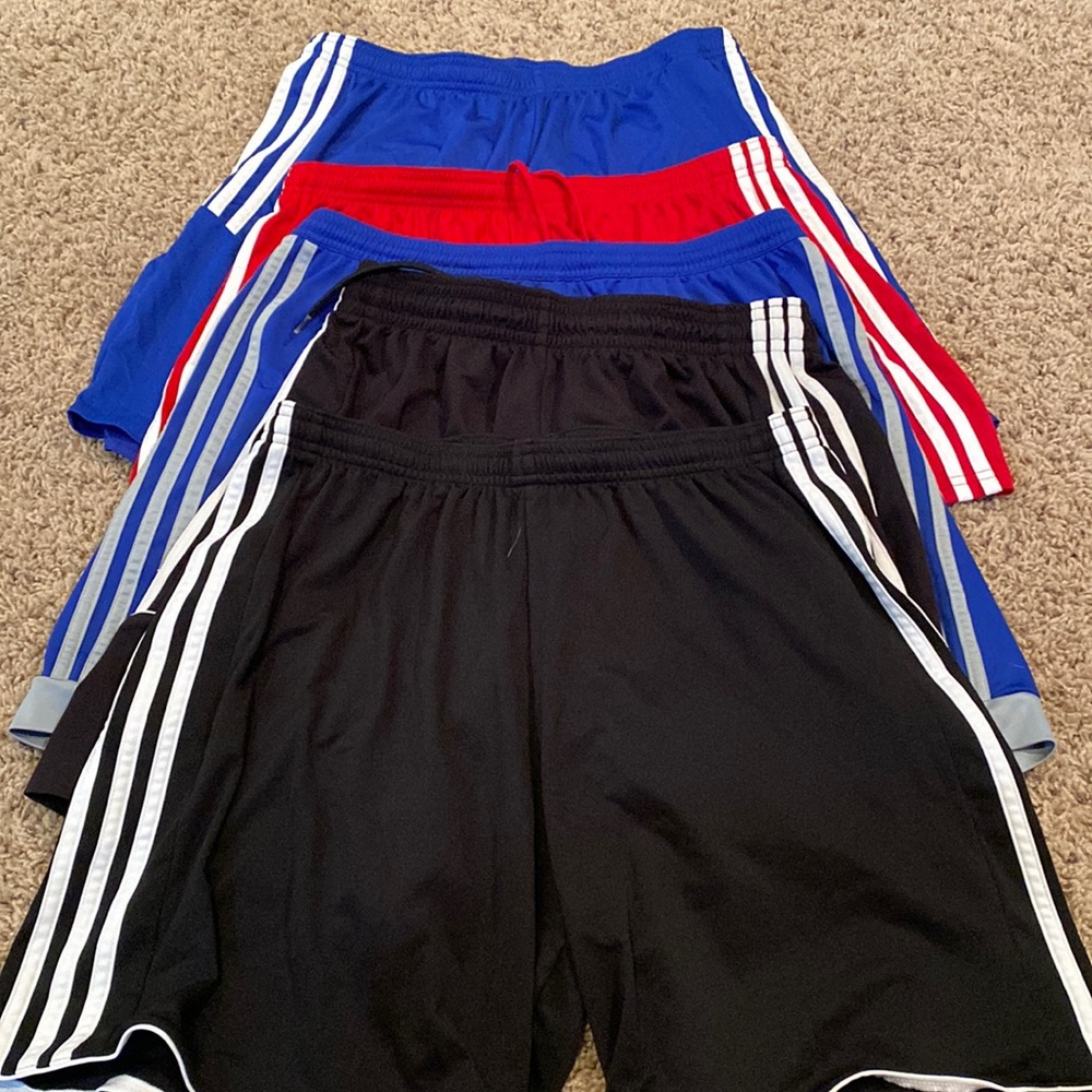 4 men’s large and 1 size large women’s soccer shorts